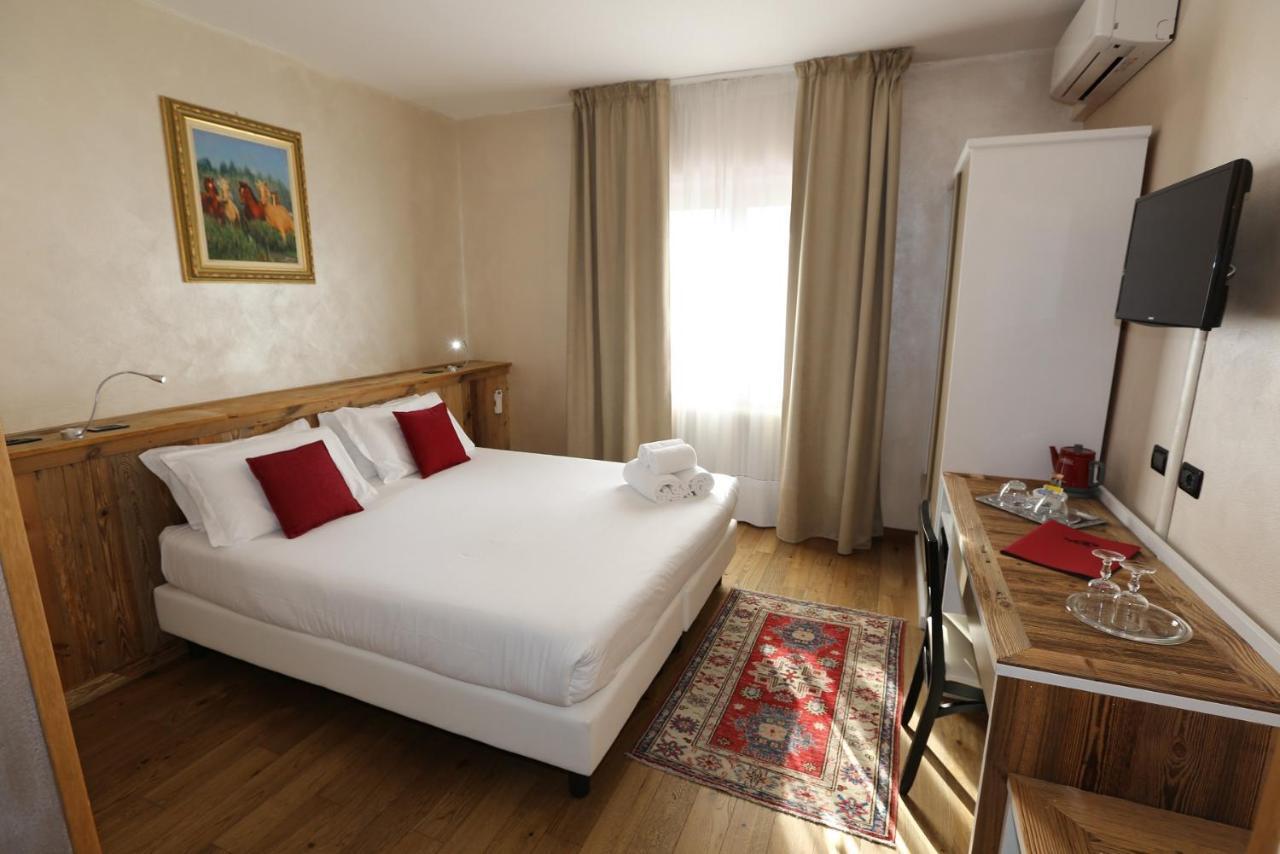 Hotel & Restaurant Le Charaban أَويستا المظهر الخارجي الصورة